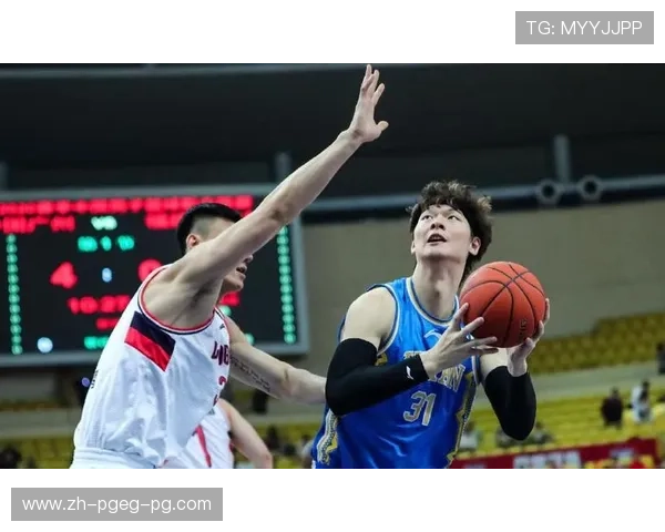 重塑足球与CBA历史最强防守阵容禁区堡垒展现全面防守艺术 重塑足球与CBA历史最强防守阵容禁区堡垒展现全面防守艺术